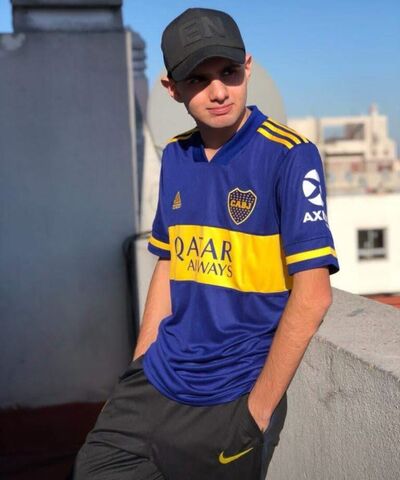  -,   Roman, 22 ,     , c 