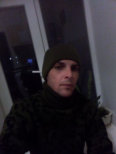  ,   Lachy, 29 ,   ,   