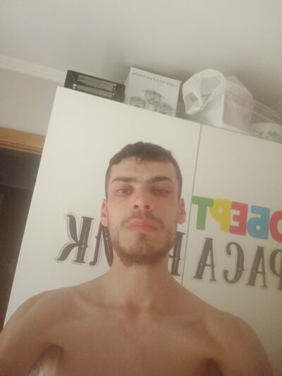  ,   Robert, 28 ,   