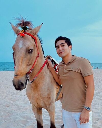  Elin Pelin,   Kyong Yeong, 44 ,   ,   , c 