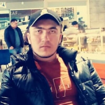  ,   Axmed, 33 ,     