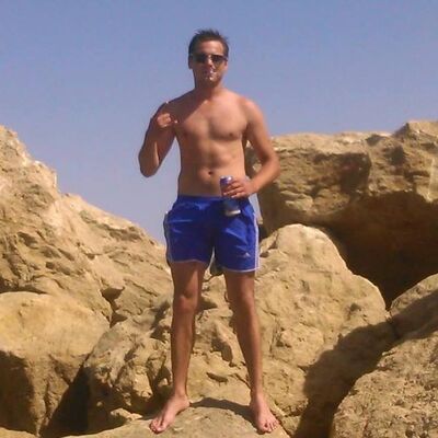  ,   Sergi, 32 ,   ,   , c 