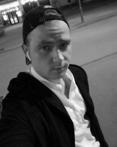  ,   Adrian, 28 ,   ,   , c 