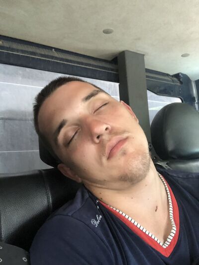  ,   Danik, 25 ,   ,   