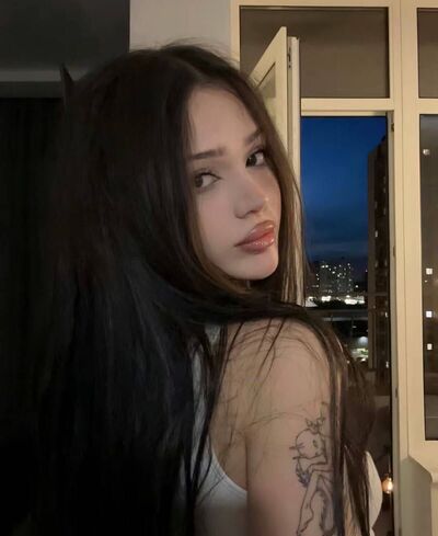  ,   Elina, 19 ,   ,   
