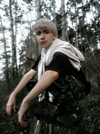  ,   Viktor, 21 ,     , c 