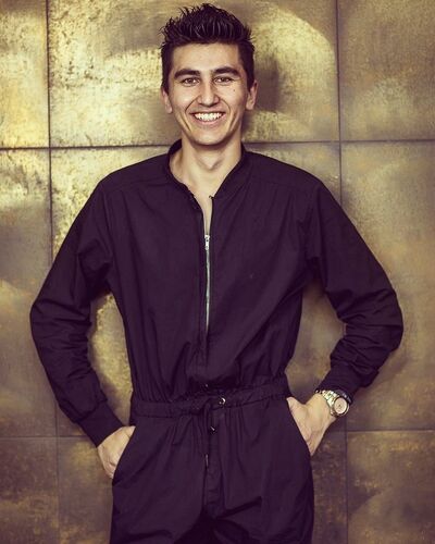  ,   Alisher, 25 ,  