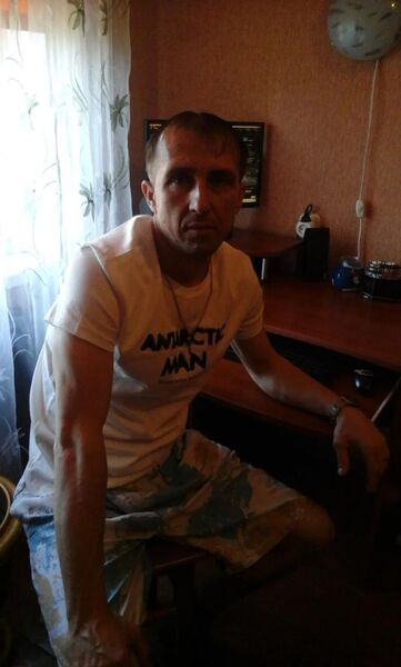  ,   Leon, 46 ,   ,   