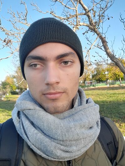  ,   Cristi, 21 ,   ,   