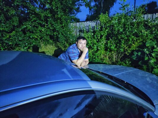 ,   Viktor, 41 ,   ,   