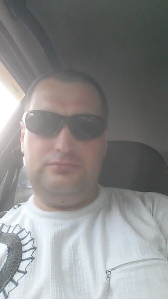 ,   Leon, 45 ,  