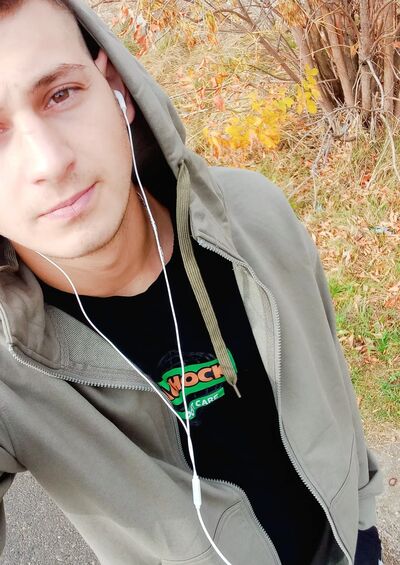  ,   Vlad, 21 ,   ,   