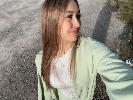  ,   Karina, 18 ,   ,   