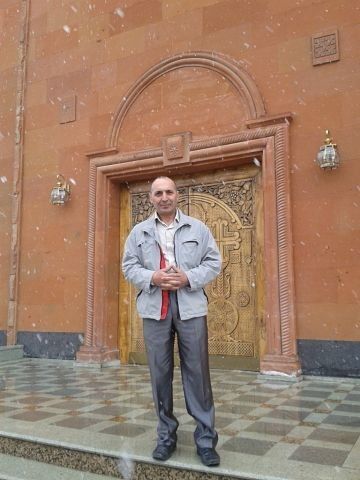  -,   Garnyk, 64 ,   ,   , c 