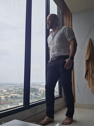  ,   Adam, 47 ,     , c 