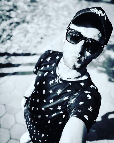  -,   Svyat, 32 ,   ,   , 
