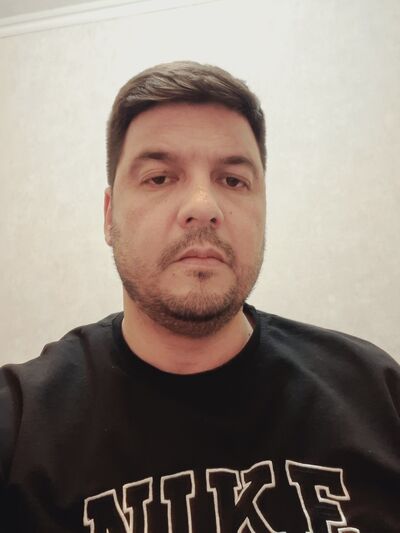  ,   Charlie, 42 ,     , c 