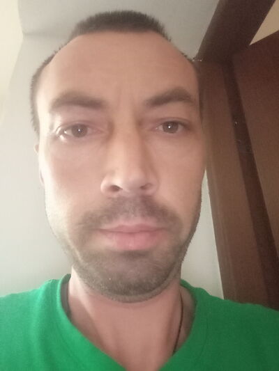  ,   Ian, 42 ,   ,   