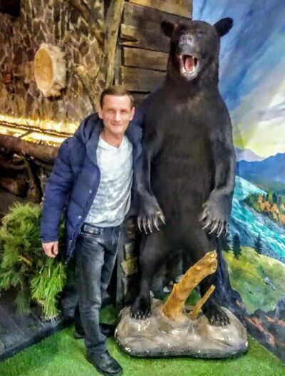  ,   Viktor, 49 ,   ,   