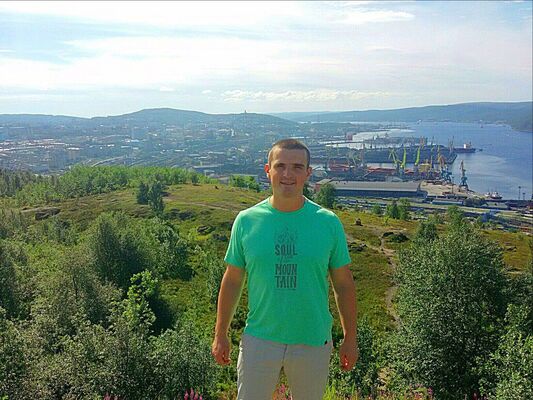  ,   Viktor, 35 ,   