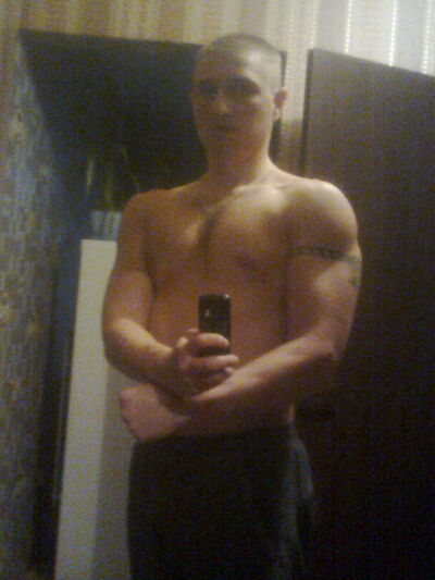  ,   Artur, 33 ,     , c 