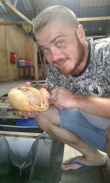  ,   Victor, 38 ,   ,   , c 