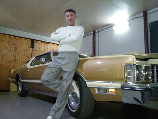  ,   Viktor, 54 ,   ,   