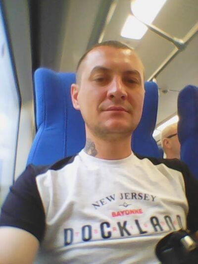  ,   Rasl, 39 ,   