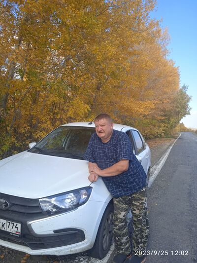  ,   Viktor, 56 ,   
