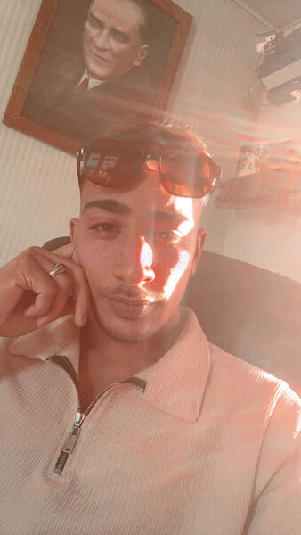  ,   Kaan, 25 ,   ,   