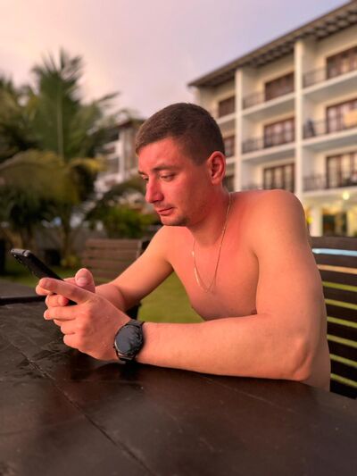  ,   Denis, 31 ,   ,   
