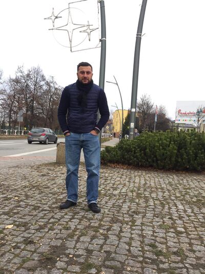  ,   Levan, 28 ,     