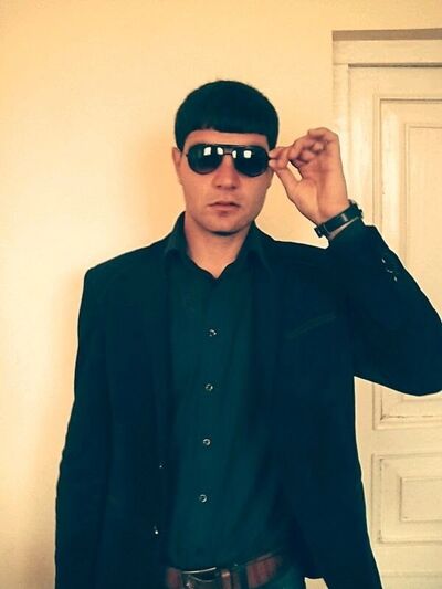  ,   Andreas, 33 ,   