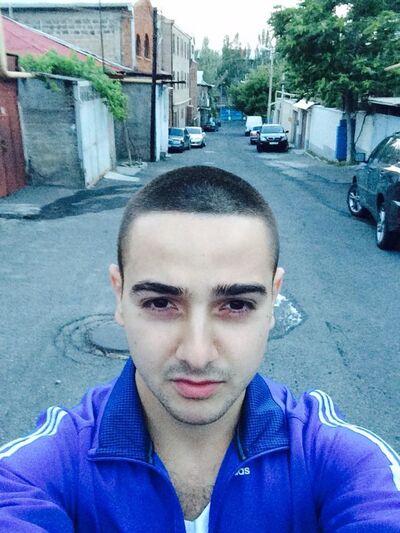  ,   Tigran, 33 ,   