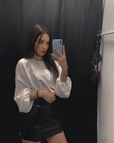  -,   Anna, 29 ,   