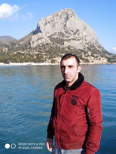  ,   Ali, 49 ,   ,   