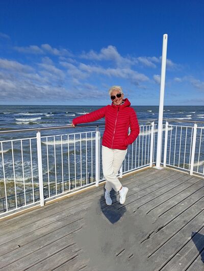  ,   Helena, 54 ,   ,   