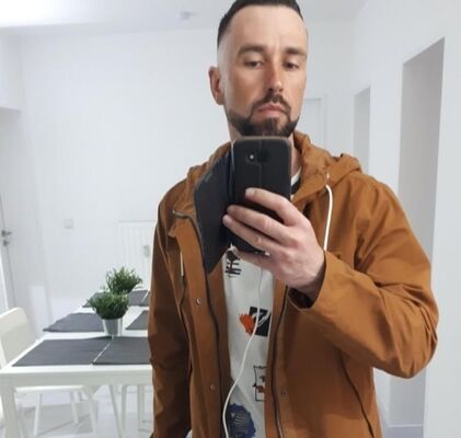  ,   Denis, 38 ,   ,   
