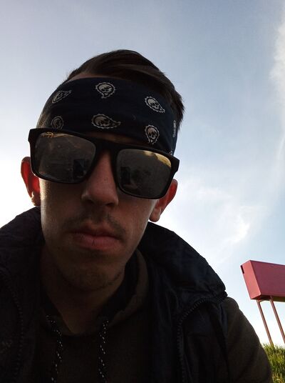  ,   Andrej, 25 ,   ,   