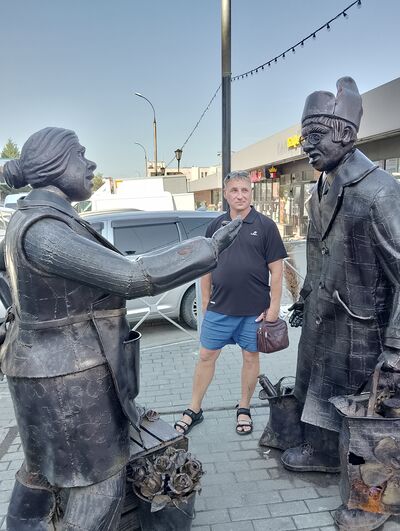  ,   Denis, 47 ,   ,   , c 