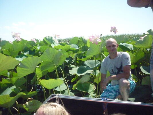  ,   Ksandr, 44 ,   