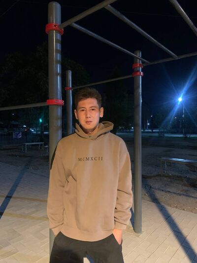  ,   Emir, 22 ,  