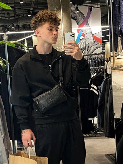  ,   Ilya, 21 ,   ,   