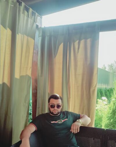  ,   AM, 24 ,  