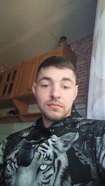  ,   Mikhail, 28 ,   ,   