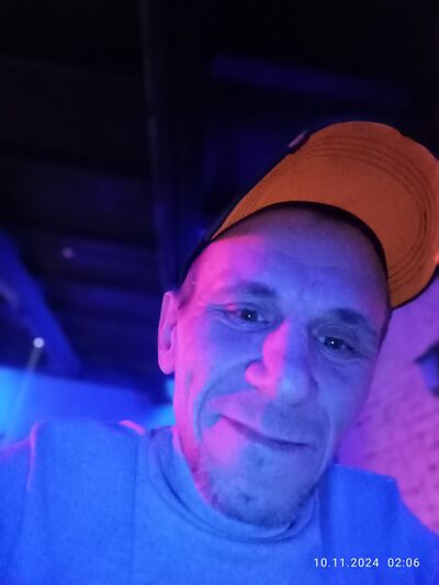  ,   Maxim, 42 ,   ,   , c , 