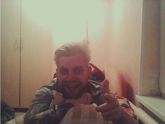   ,   Tom, 32 ,  