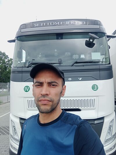  ,   Kurbon, 35 ,   ,   