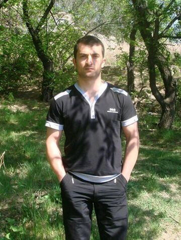  18530093  Armen, 40 ,    