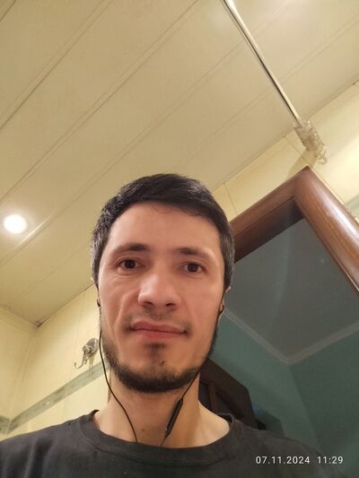  ,   Lion, 37 ,   